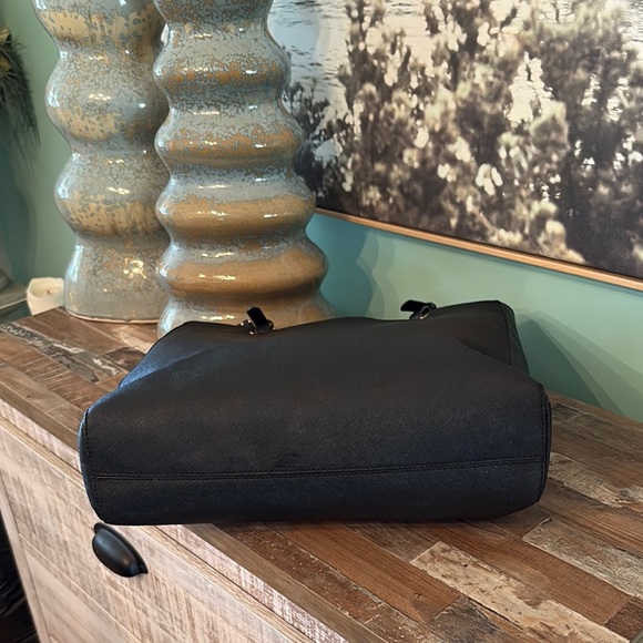 SOLD!!!!!Michael Kors Black Leather Tote with Gold Hardware - Picture 6 of 9